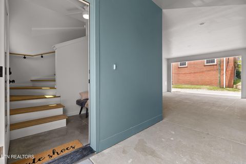 Tiny photo for 113 E Oldham #102, Knoxville, TN 37917 (MLS # 1330635)