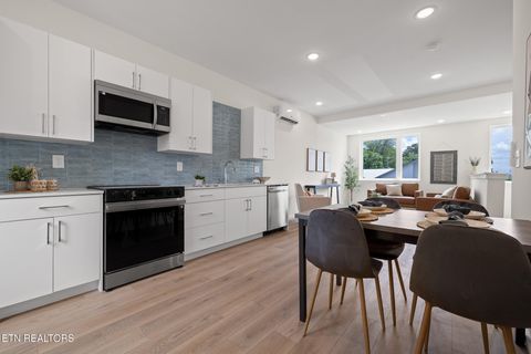 Tiny photo for 113 E Oldham #102, Knoxville, TN 37917 (MLS # 1330635)