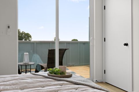 Tiny photo for 113 E Oldham #102, Knoxville, TN 37917 (MLS # 1330635)