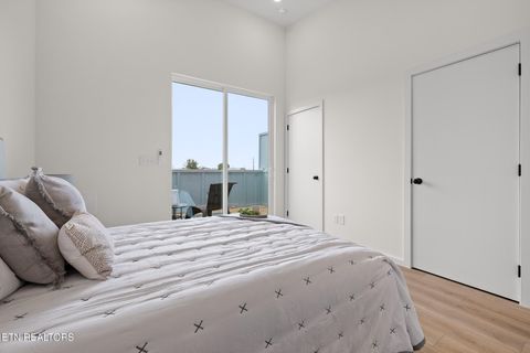 Tiny photo for 113 E Oldham #102, Knoxville, TN 37917 (MLS # 1330635)