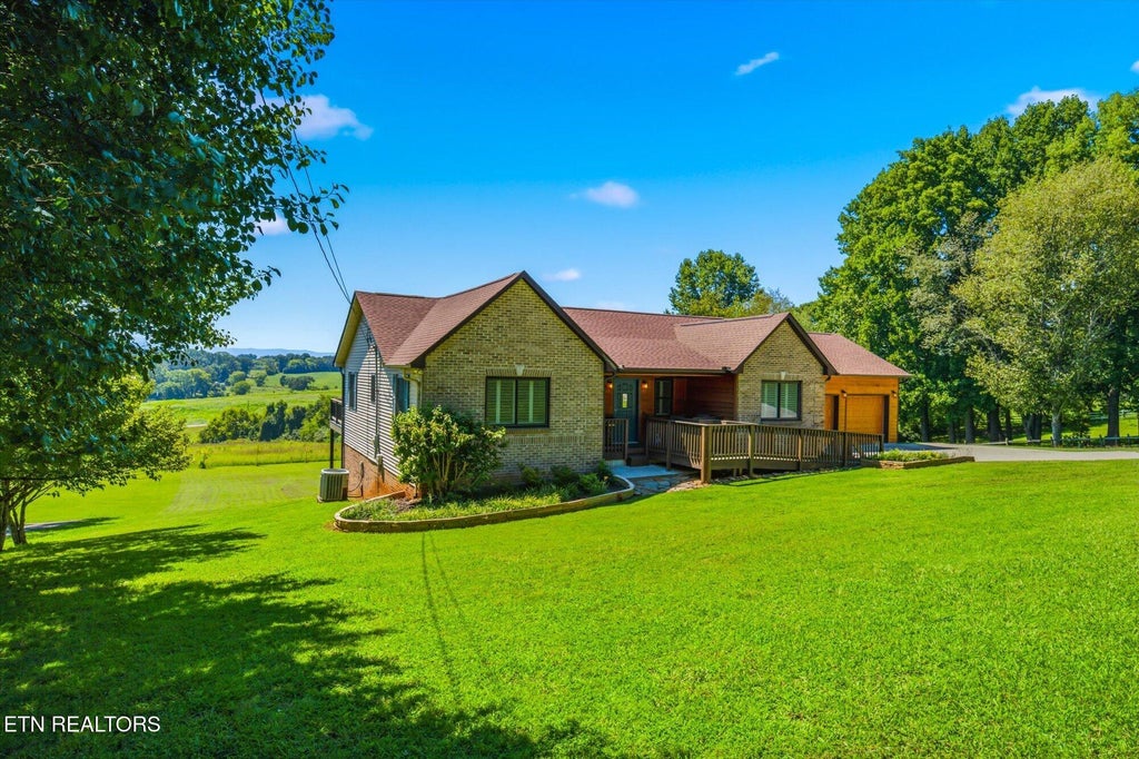 Photo of 2857 Lovingood Way, Maryville, TN 37801 (MLS # 1353390)