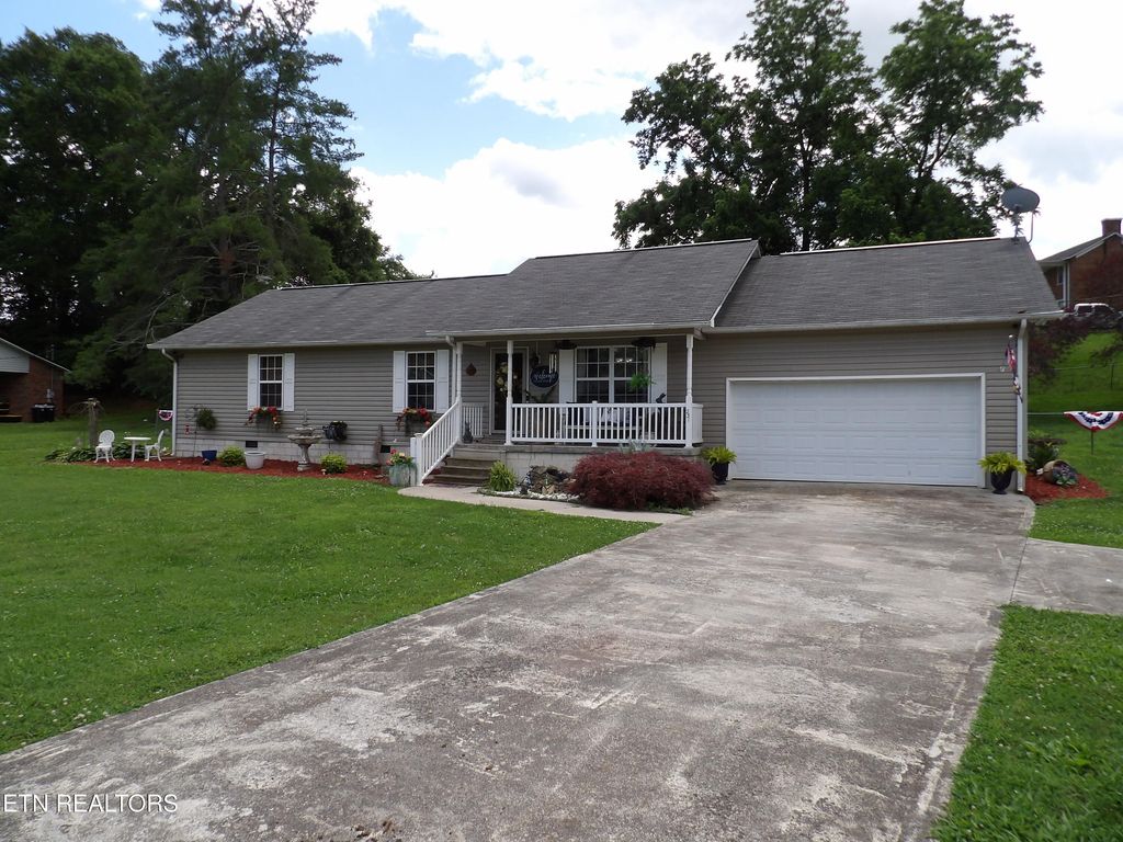Photo of 231 Meadow Lane, Sweetwater, TN 37874 (MLS # 1303970)