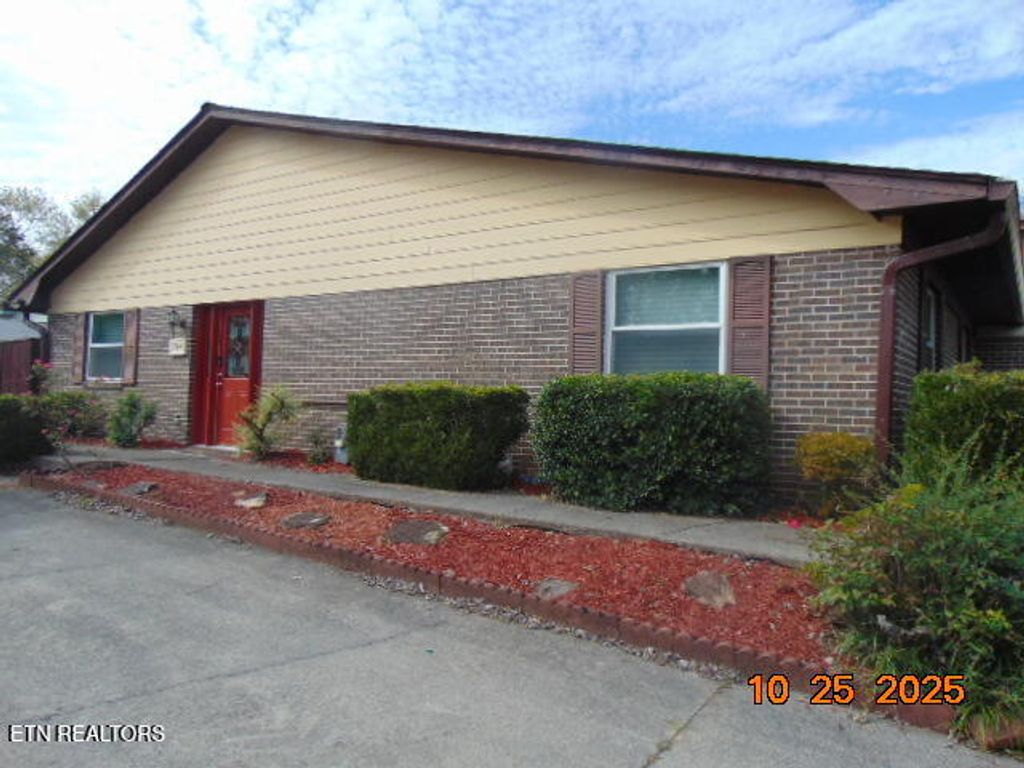 Photo of 144 Golfcrest Lane, Oak Ridge, TN 37830 (MLS # 1320025)