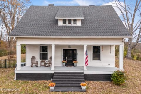 Photo of 804 Lake City Hwy, Clinton, TN 37716 (MLS # 1322624)