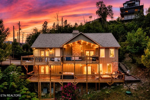 Photo of 760 Wiley Oakley Drive, Gatlinburg, TN 37738 (MLS # 1354735)