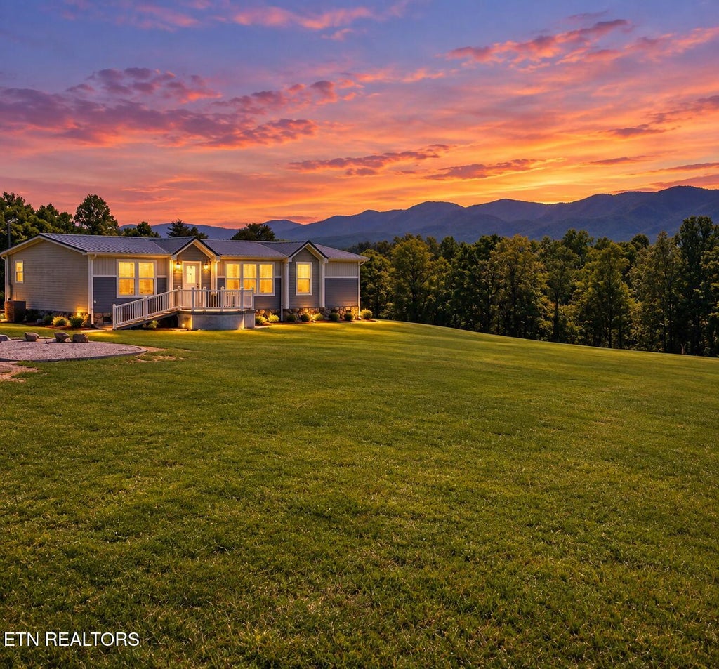 Photo of 822 Sunlight Rd, Parrottsville, TN 37843 (MLS # 1338510)