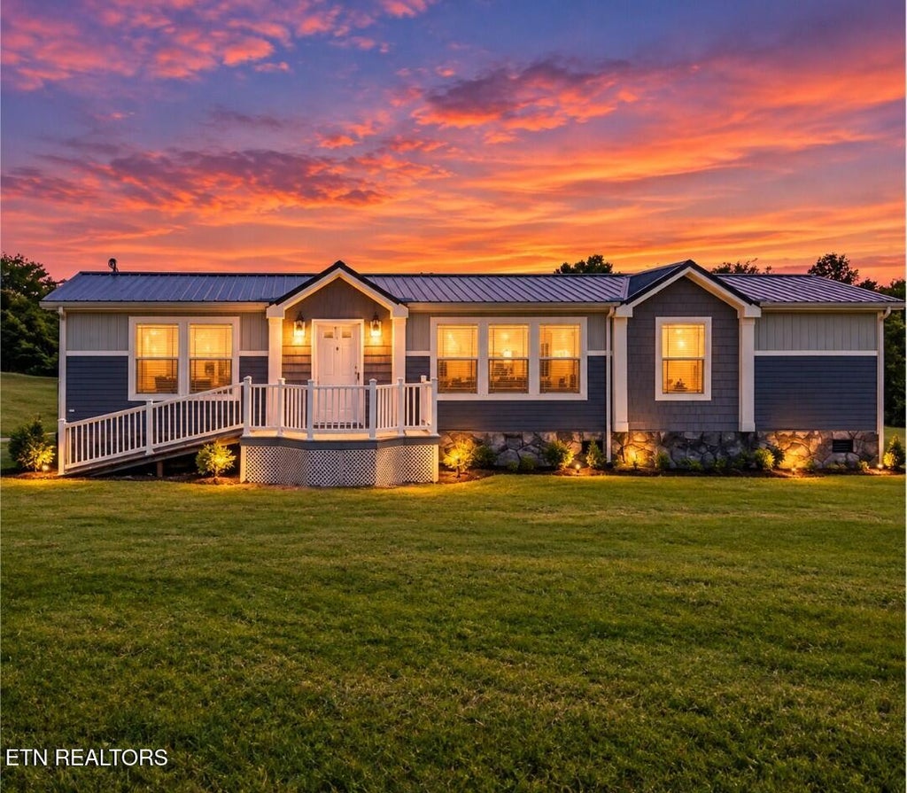 Photo of 822 Sunlight Rd, Parrottsville, TN 37843 (MLS # 1338510)