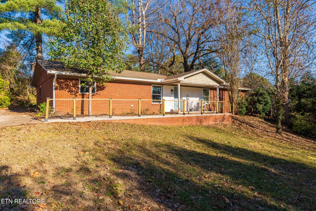 Photo of 109 Cole Way, Louisville, TN 37777 (MLS # 1247266)