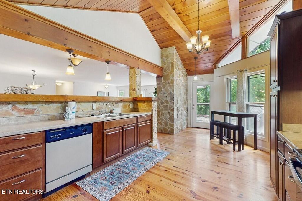 Photo of 3132 Hatcher Top Rd, Sevierville, TN 37862 (MLS # 1330499)