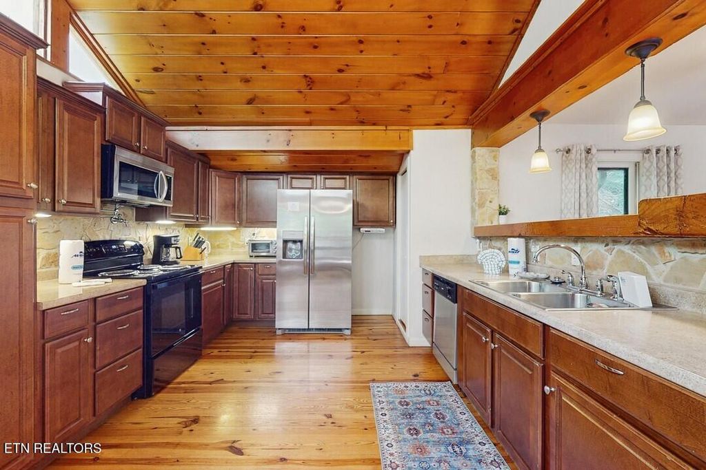 Photo of 3132 Hatcher Top Rd, Sevierville, TN 37862 (MLS # 1330499)