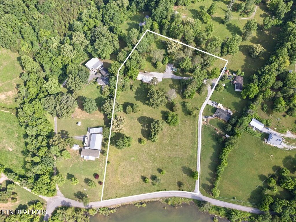 Photo of 169 Brock Drive, New Tazewell, TN 37825 (MLS # 1269793)