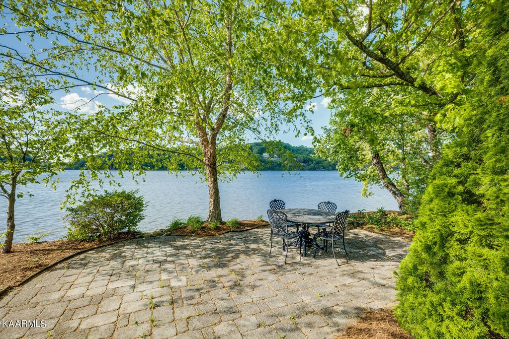 Photo of 3825 Island Path Path, Louisville, TN 37777 (MLS # 1227292)