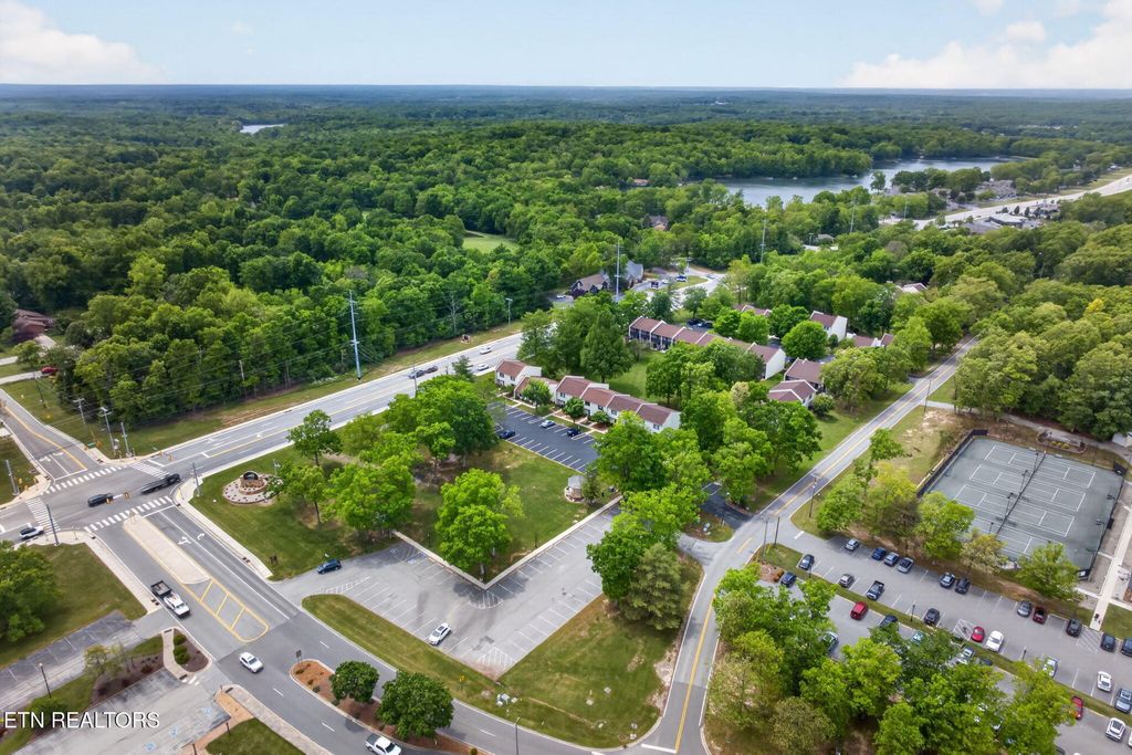 Photo of 1 Wilshire Heights Drive, Crossville, TN 38558 (MLS # 1339818)