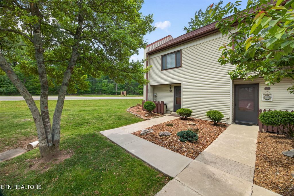 Photo of 1 Wilshire Heights Drive, Crossville, TN 38558 (MLS # 1339818)