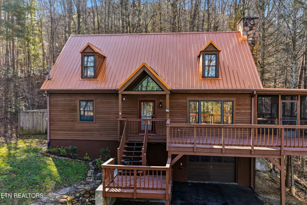 Photo of 2206 Castle Rise Way, Sevierville, TN 37862 (MLS # 1332527)