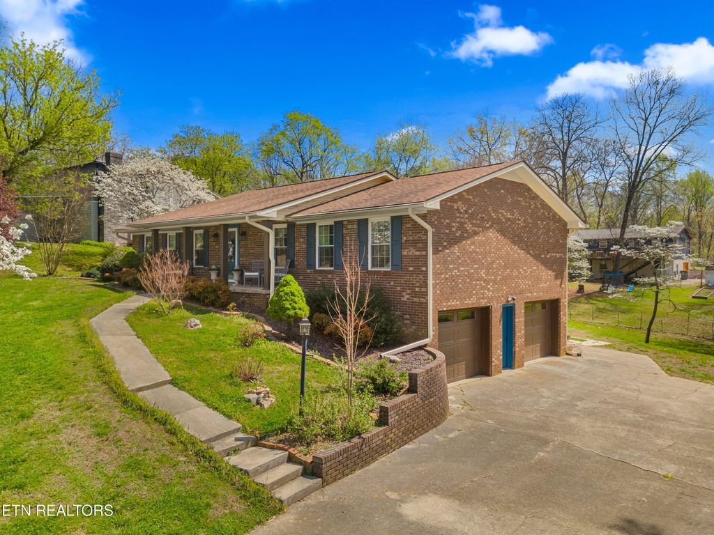 Photo of 1841 Bluebird Circle, Morristown, TN 37814 (MLS # 1335740)