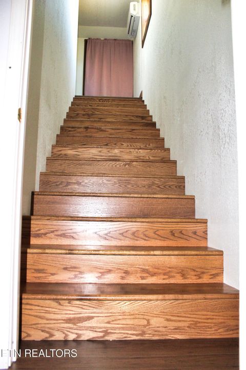 Tiny photo for 128 Knepp Rd, Deer Lodge, TN 37726 (MLS # 1331209)