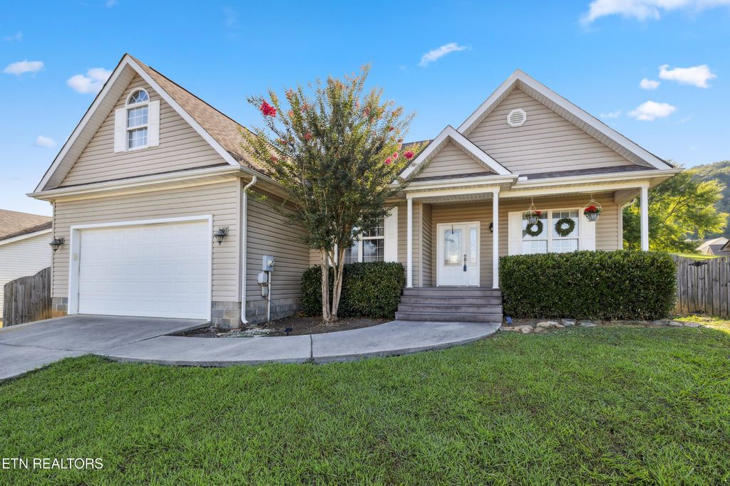 Photo of 205 Cornerstone Circle, Clinton, TN 37716 (MLS # 1308334)