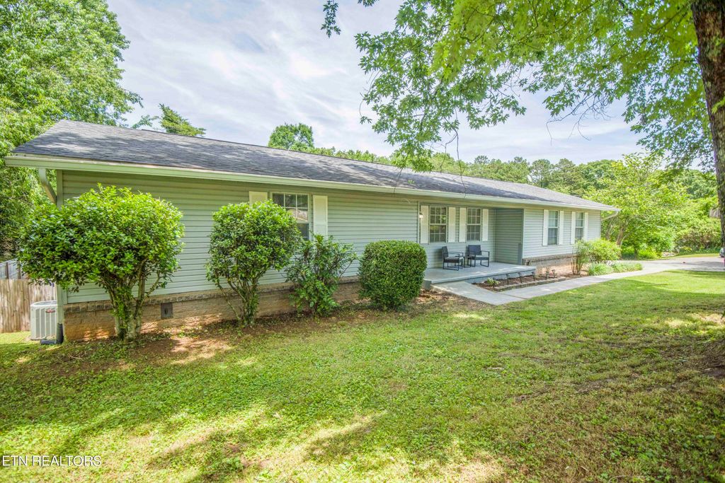 Photo of 3046 Johnston Rd, Louisville, TN 37777 (MLS # 1265947)