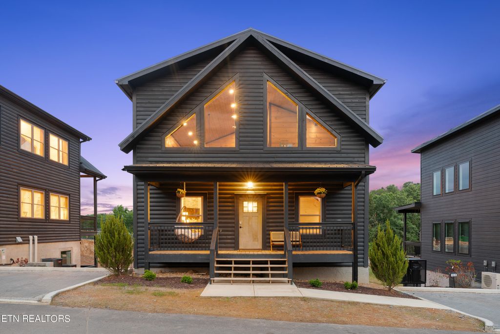 Photo of 505 Warbonnet Way, Pigeon Forge, TN 37863 (MLS # 1272607)