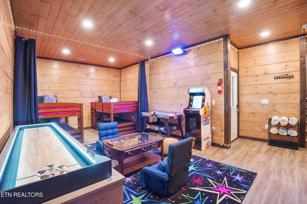 Photo of 505 Warbonnet Way, Pigeon Forge, TN 37863 (MLS # 1272607)