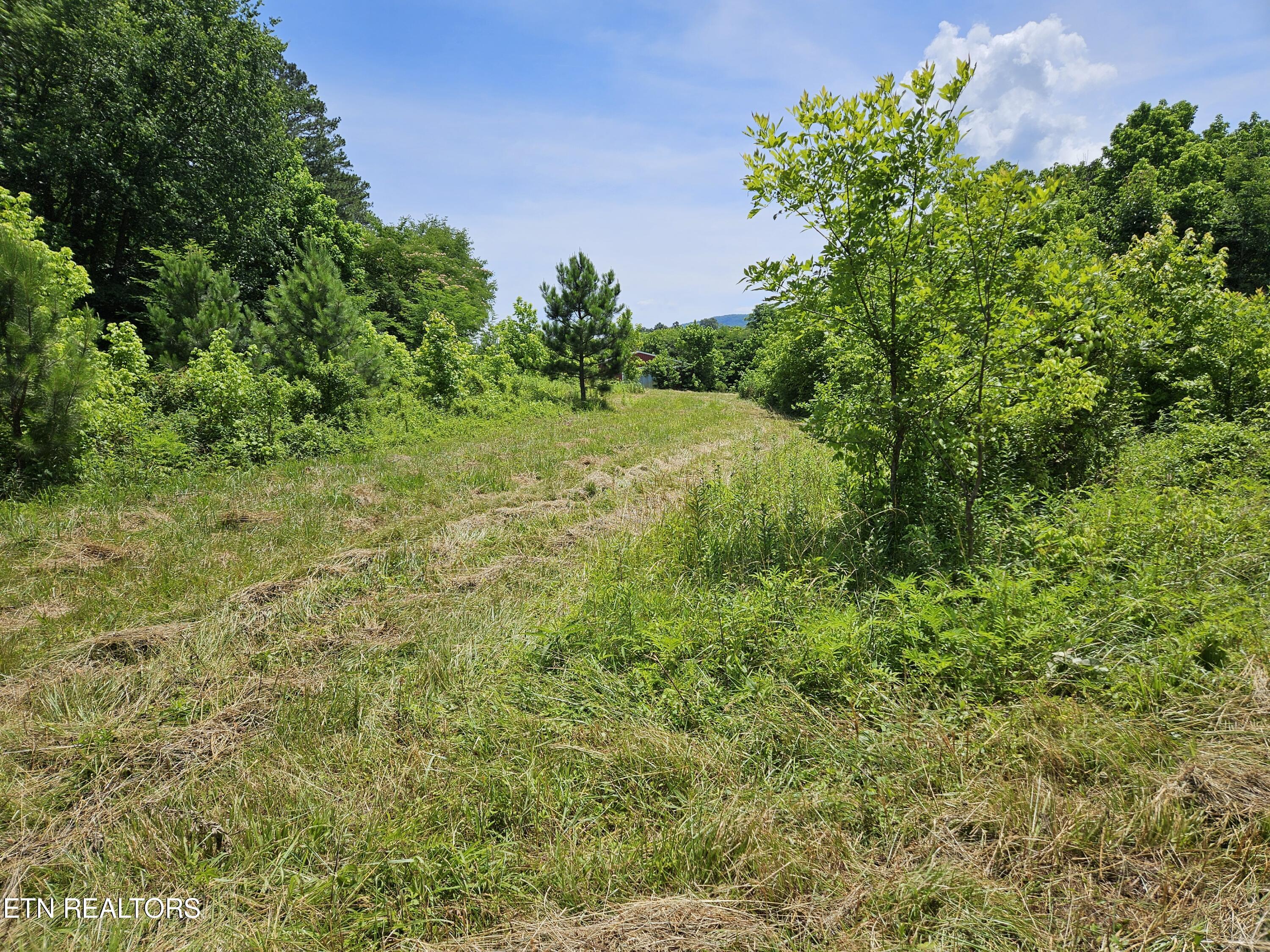 SIX MILE RD