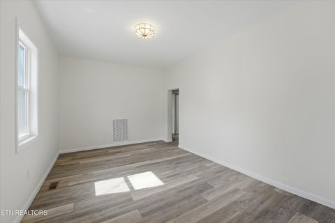 Tiny photo for 317 Lynn Ave, Athens, TN 37303 (MLS # 1334393)