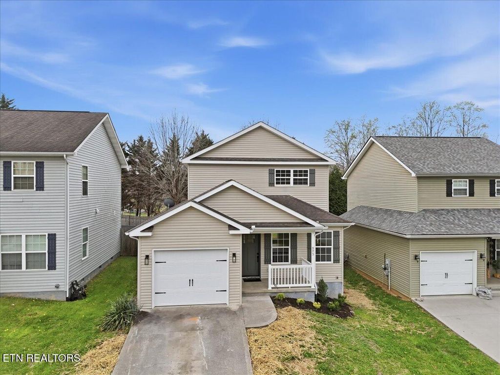 Photo of 975 Norwood Village Lane, Maryville, TN 37801 (MLS # 1334626)