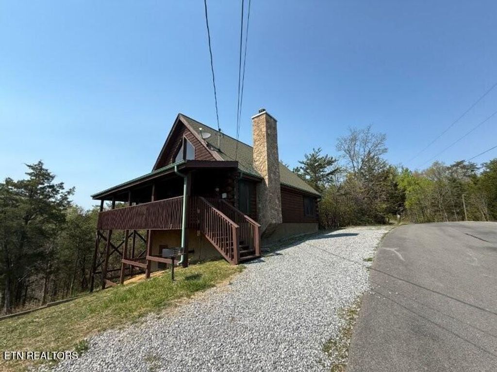 Photo of 2523 Fleming Way, Sevierville, TN 37876 (MLS # 1340863)