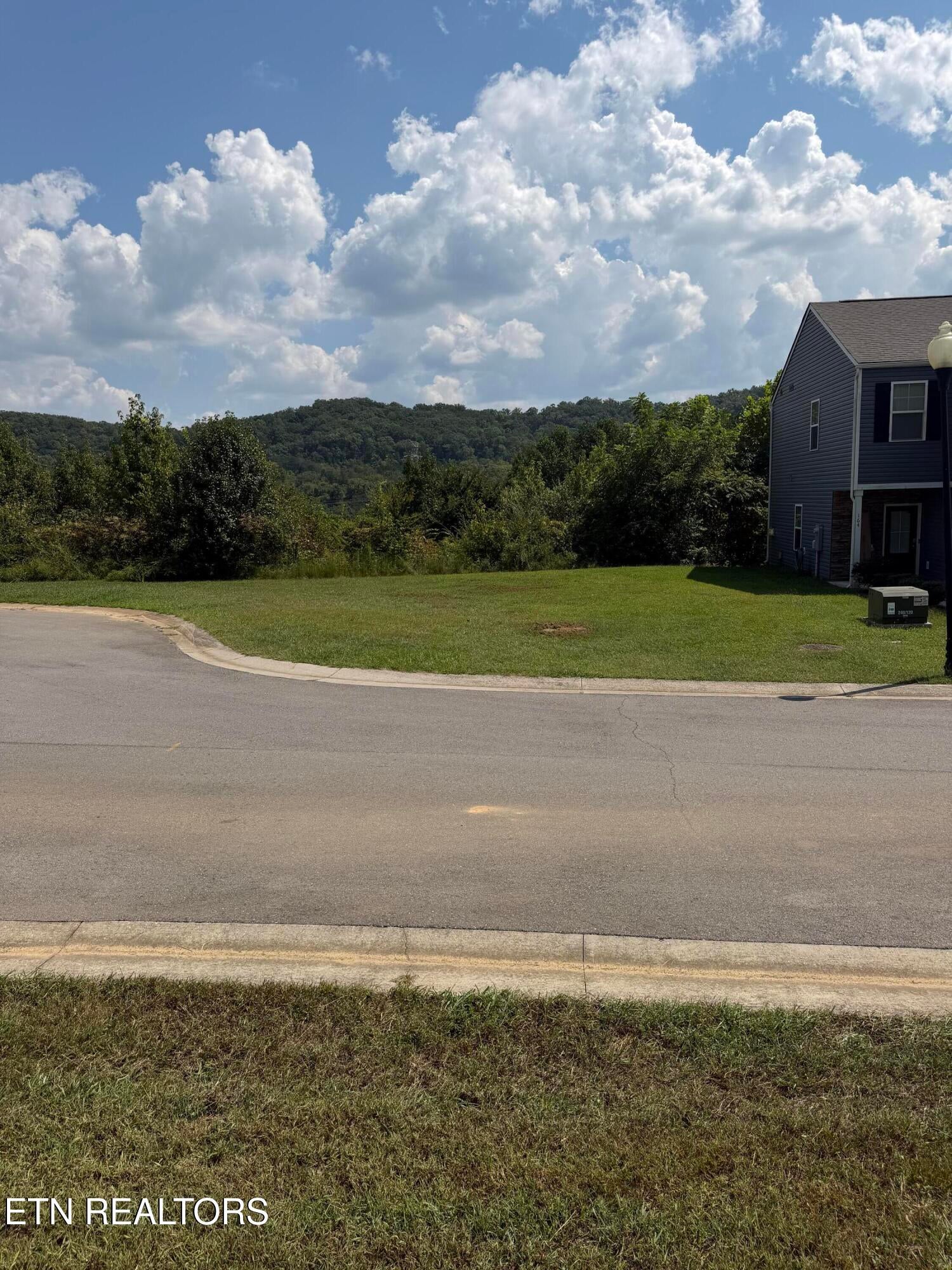 166 Harbour Pointe Lane