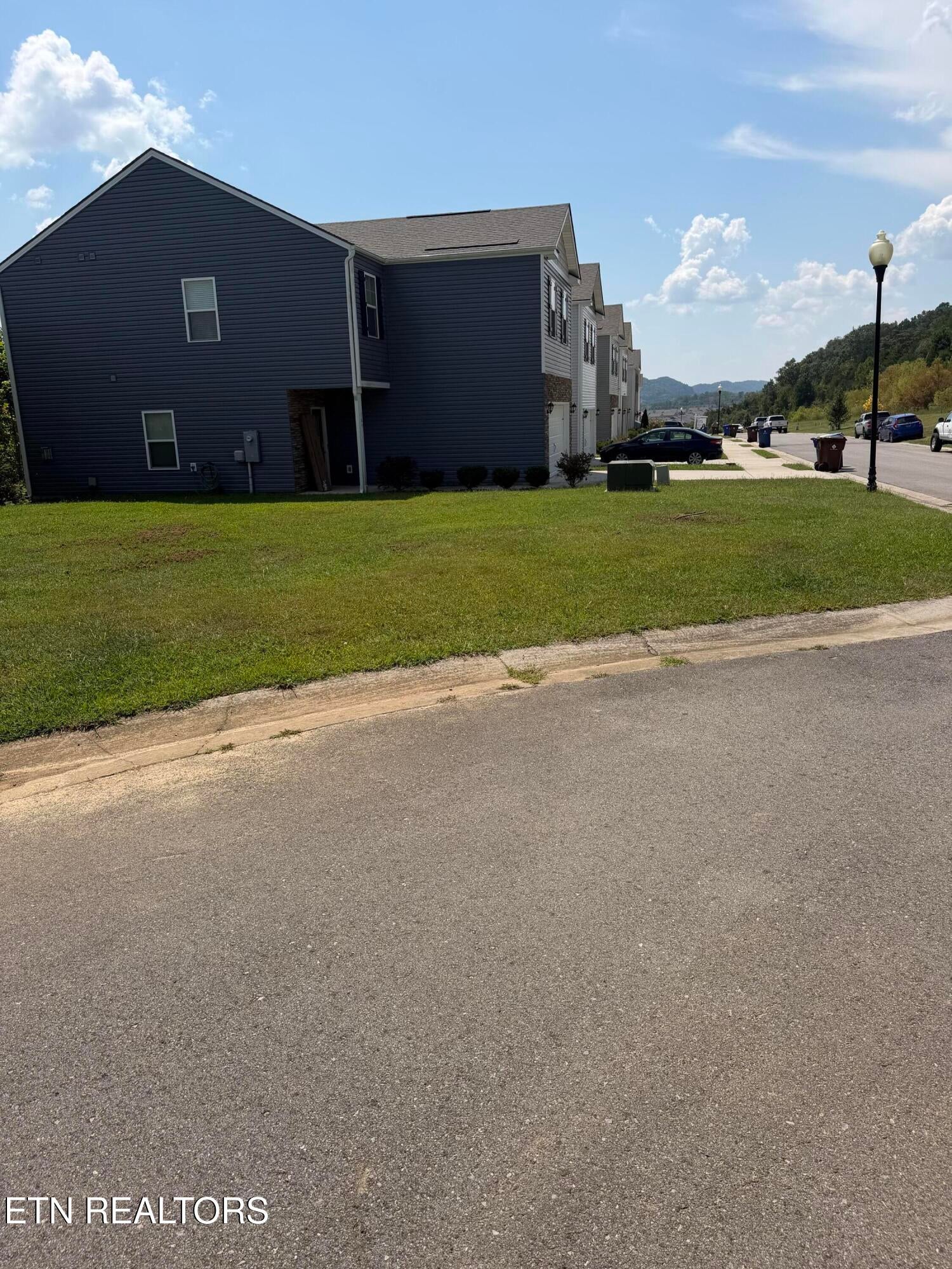 166 Harbour Pointe Lane