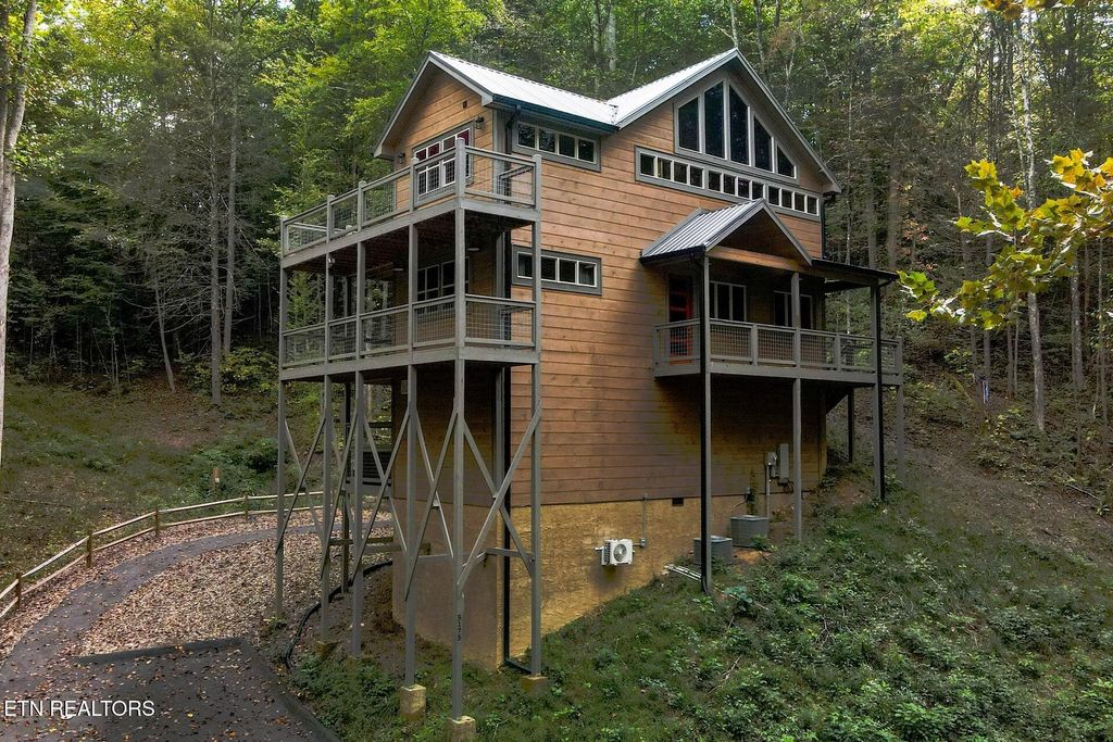 Photo of 5175 Riversong Way, Sevierville, TN 37862 (MLS # 1322382)