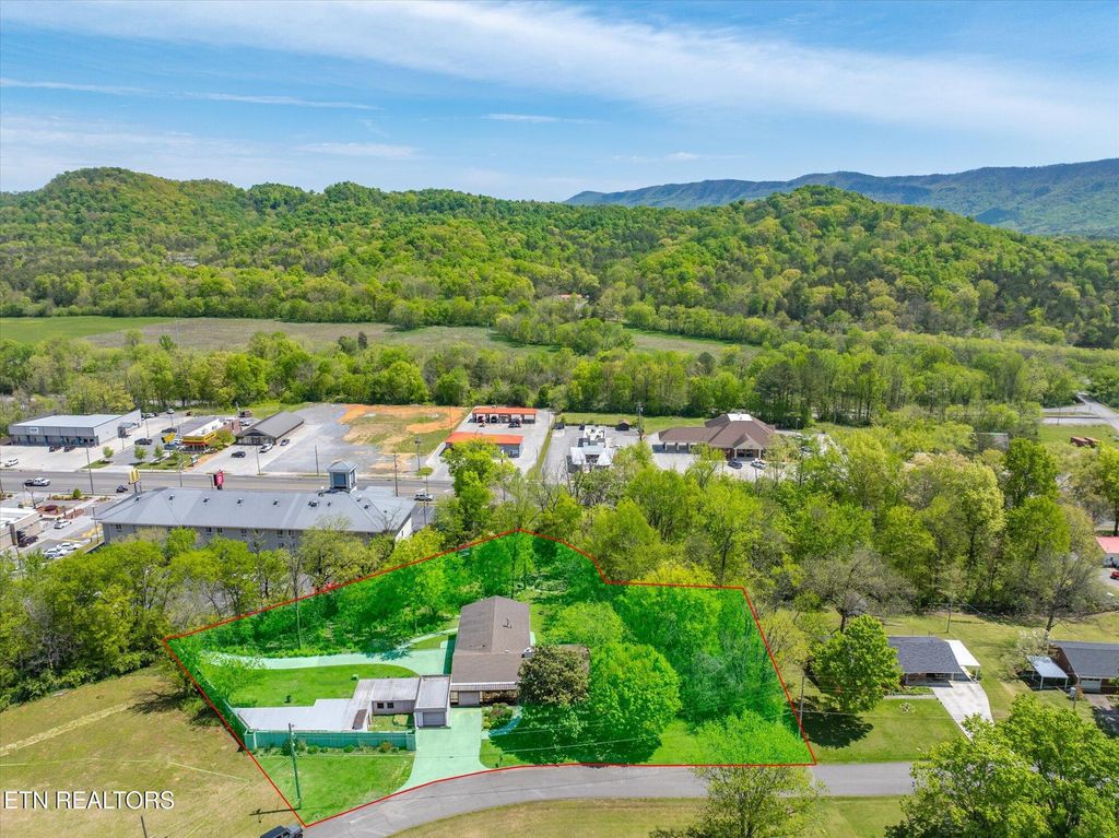 Photo of 565 Hillcrest Circle, Etowah, TN 37331 (MLS # 1320980)