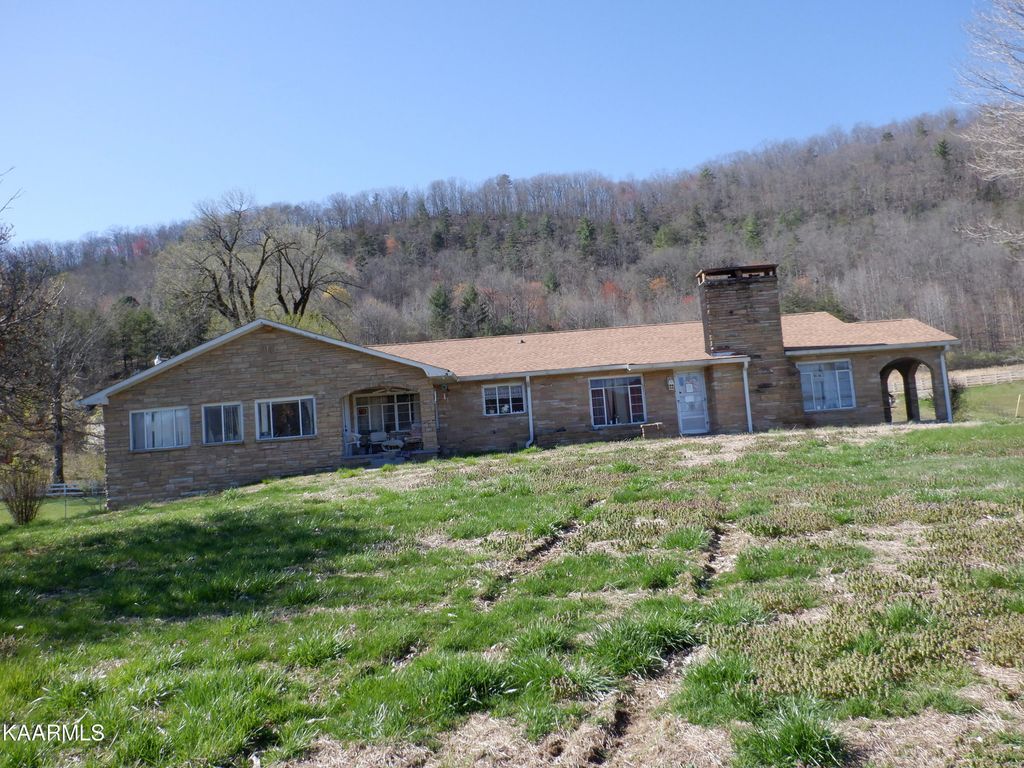 Photo of 5777 Harriman Hwy, Oliver Springs, TN 37840 (MLS # 1227745)
