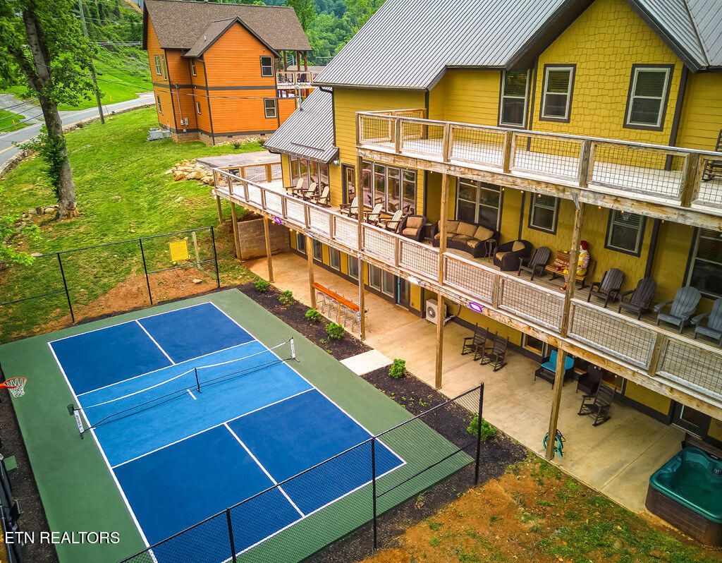 Photo of 606 Cherokee Orchard Rd, Gatlinburg, TN 37738 (MLS # 1302165)