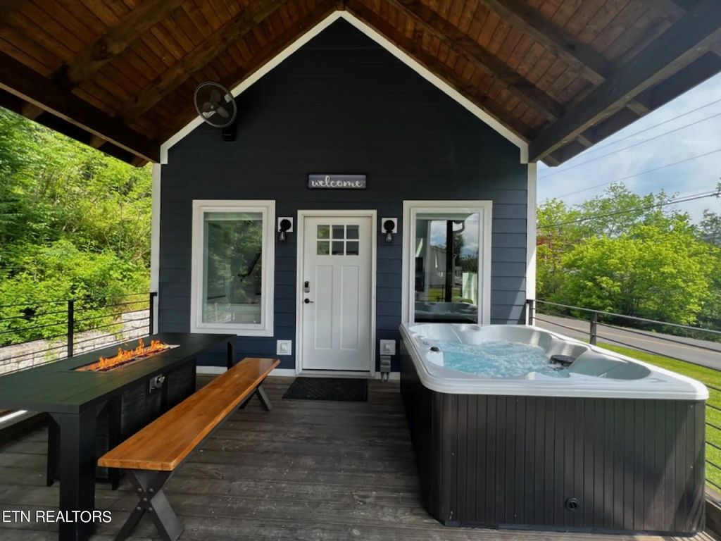 Photo of 2804 Willa View Drive Dr, Pigeon Forge, TN 37863 (MLS # 1270959)