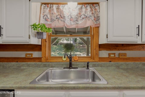 Tiny photo for 716 Regent Court, Maryville, TN 37803 (MLS # 1355050)