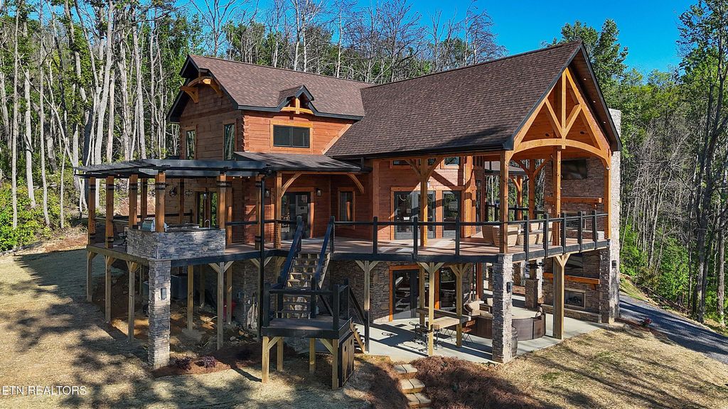 Photo of 2203 Ridgeland Circle, Sevierville, TN 37862 (MLS # 1332342)