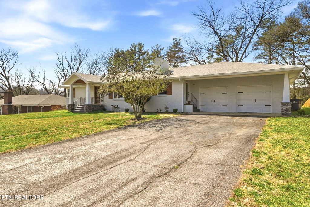 Photo of 317 Macedonia Lane, Knoxville, TN 37914 (MLS # 1333219)