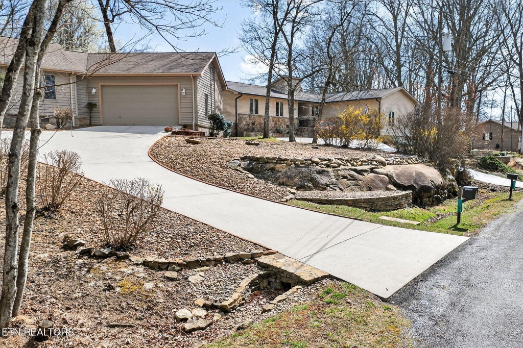 Photo of 113 Prescott Lane, Crossville, TN 38558 (MLS # 1358117)