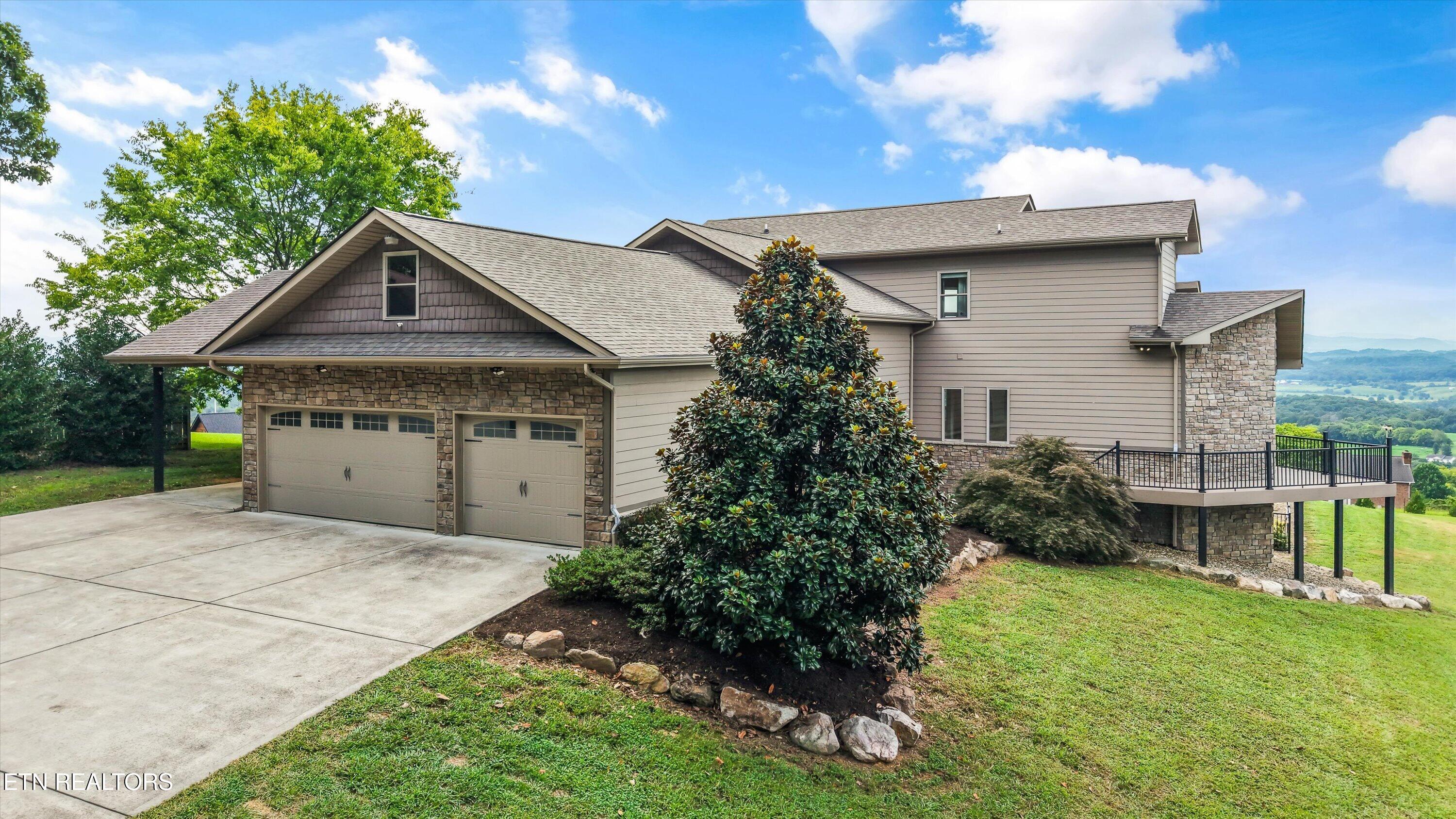 1041 Hilltop Lane