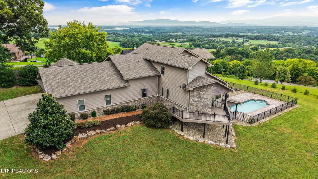Photo of 1041 Hilltop Lane, Kodak, TN 37764 (MLS # 1351533)