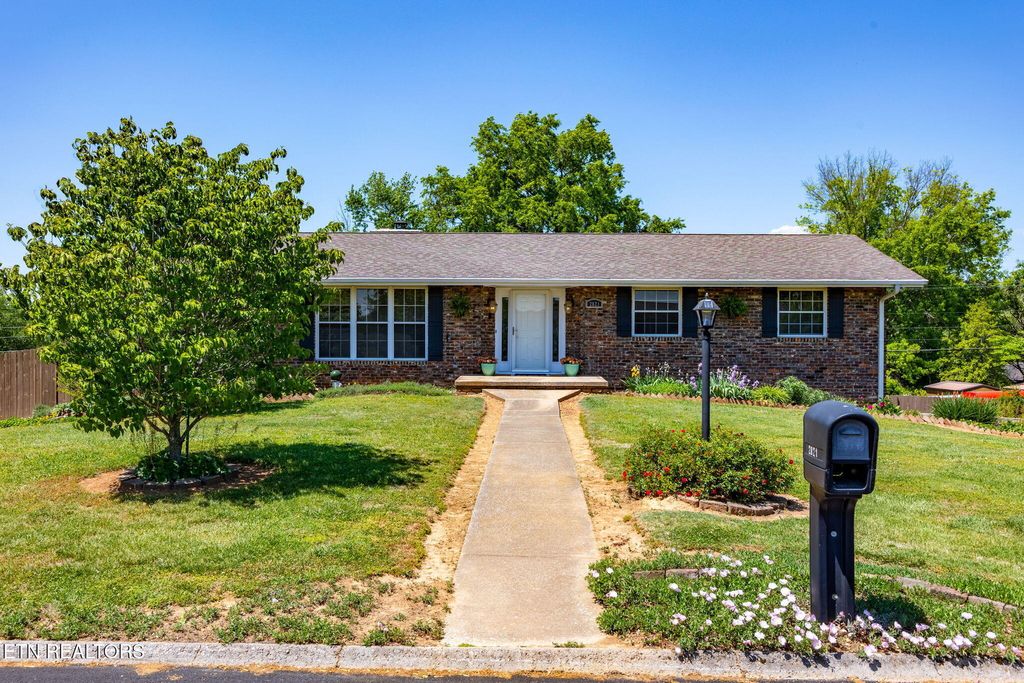 Photo of 2821 Staffordshire Blvd, Powell, TN 37849 (MLS # 1338141)