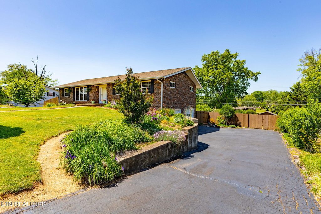 Photo of 2821 Staffordshire Blvd, Powell, TN 37849 (MLS # 1338141)