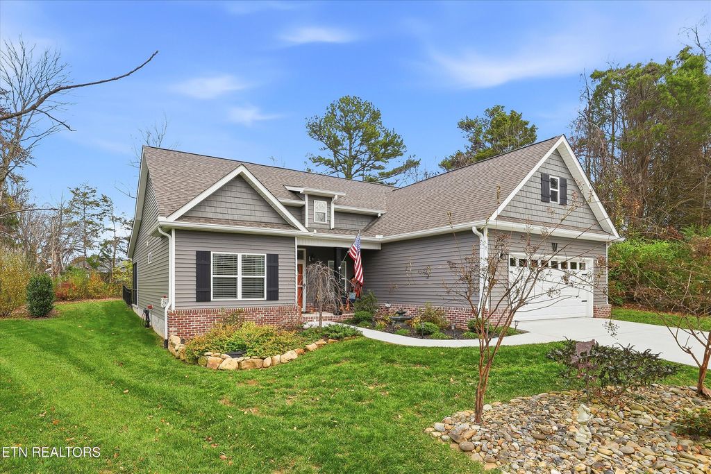 Photo of 112 Utsesti Way, Loudon, TN 37774 (MLS # 1322794)