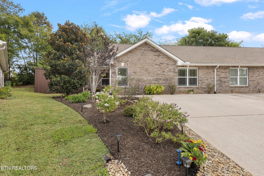 Photo of 120 Dockery Drive, Maryville, TN 37804 (MLS # 1355887)
