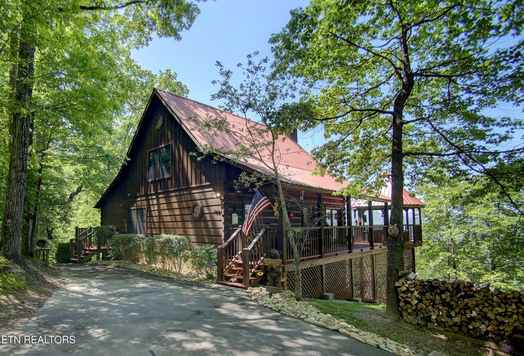 Photo of 1906 Wild Iris Way, Sevierville, TN 37862 (MLS # 1316427)