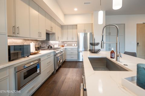 Tiny photo for 122 Stadium Way #307, Knoxville, TN 37915 (MLS # 1336839)