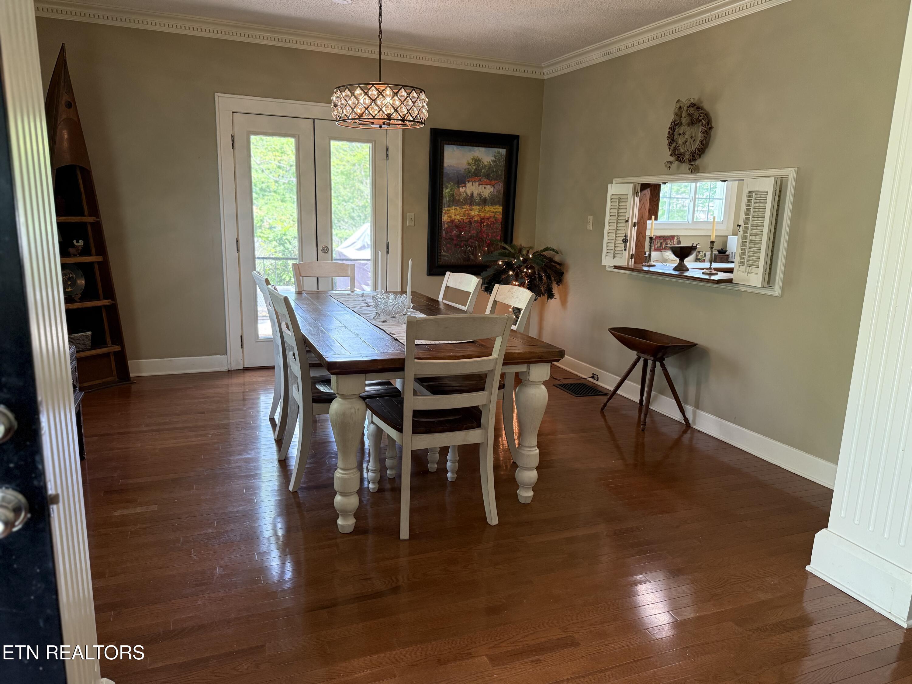 Knoxville, Tennessee 37917, United States, 3 Bedrooms Bedrooms, ,1 BathroomBathrooms,Residential,Pending,112120