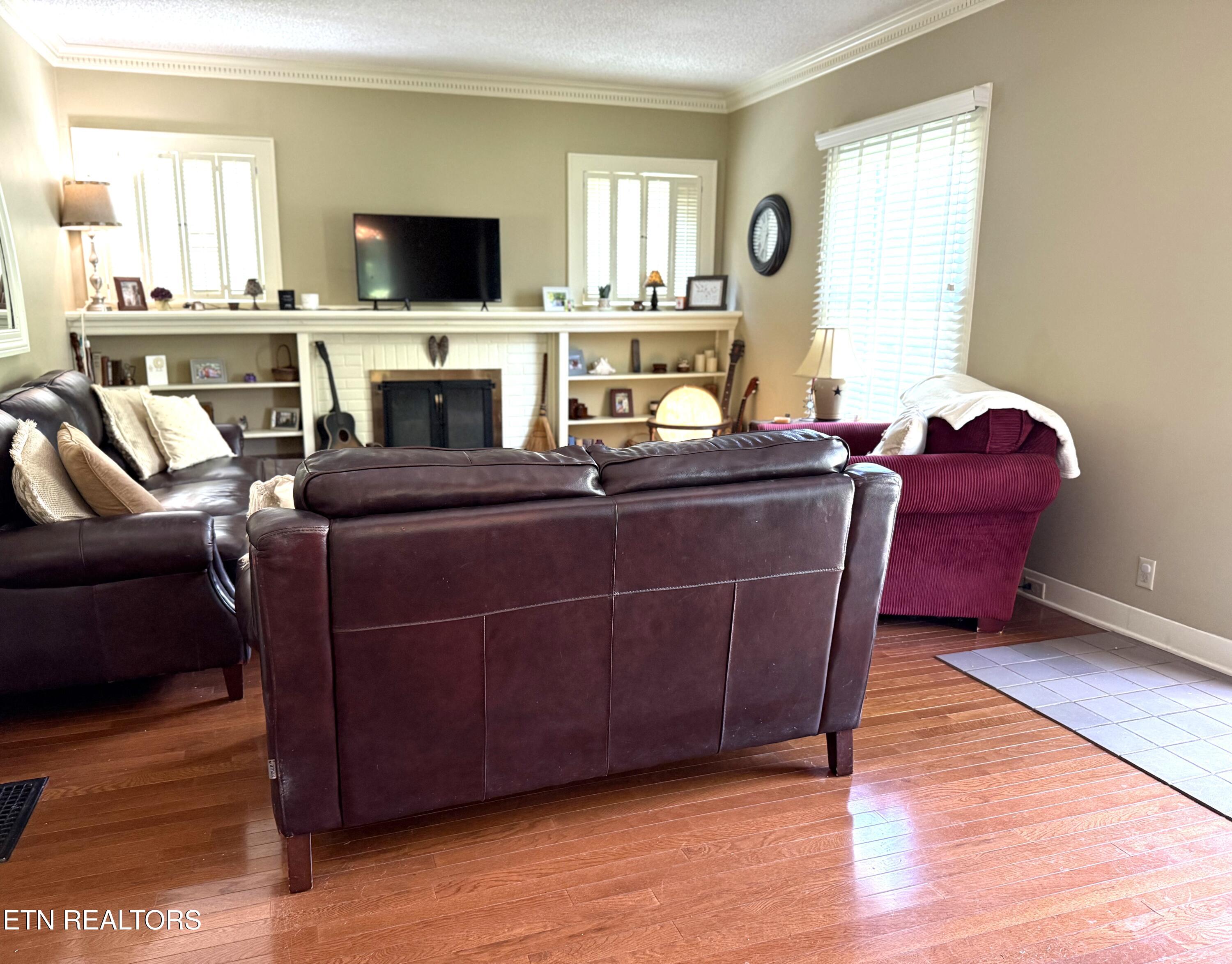 Knoxville, Tennessee 37917, United States, 3 Bedrooms Bedrooms, ,1 BathroomBathrooms,Residential,Pending,112120